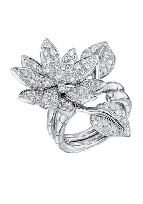 Van Cleef Arpels Lotus Ring VCARA11900 10877