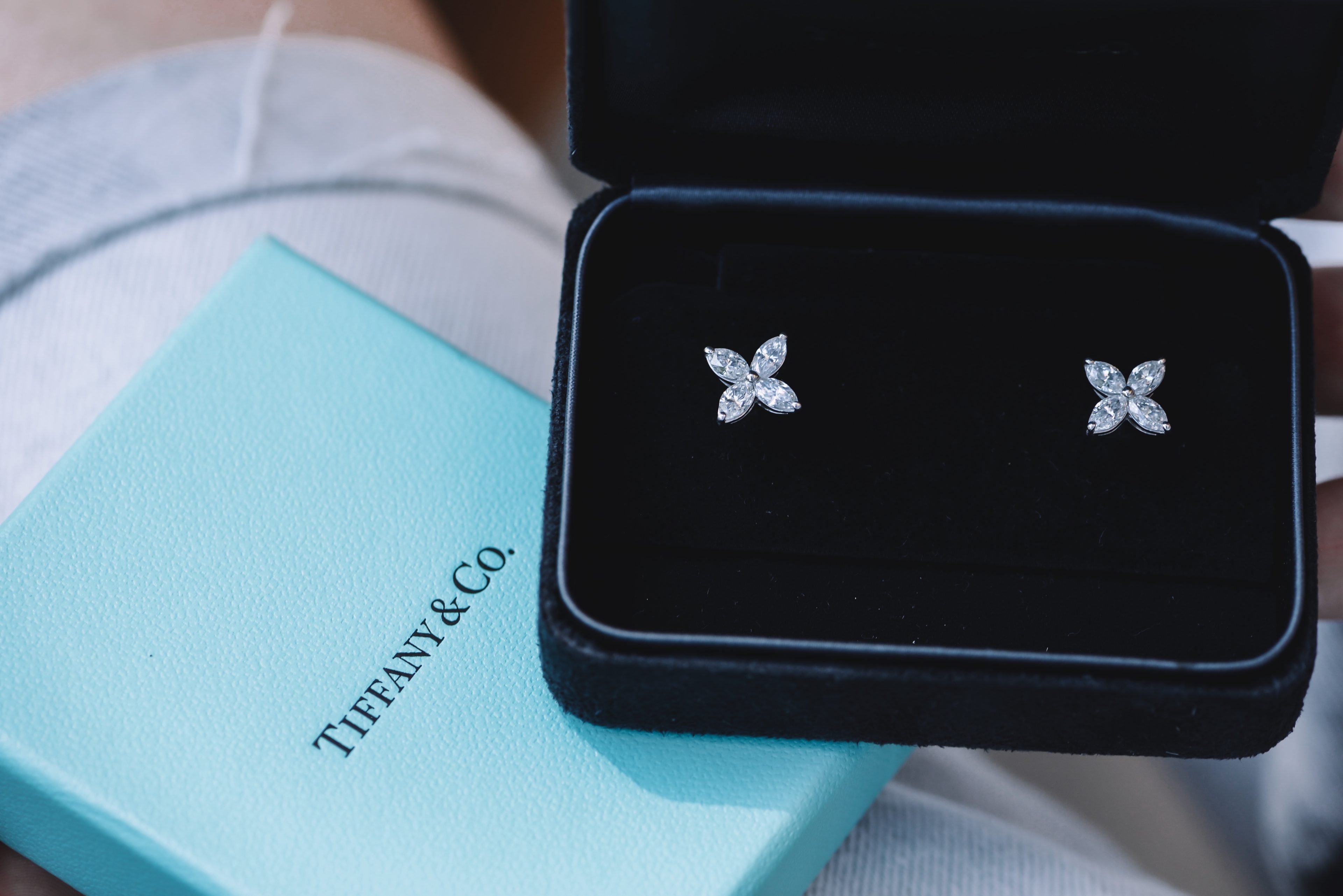 Tiffany and co victoria earrings top