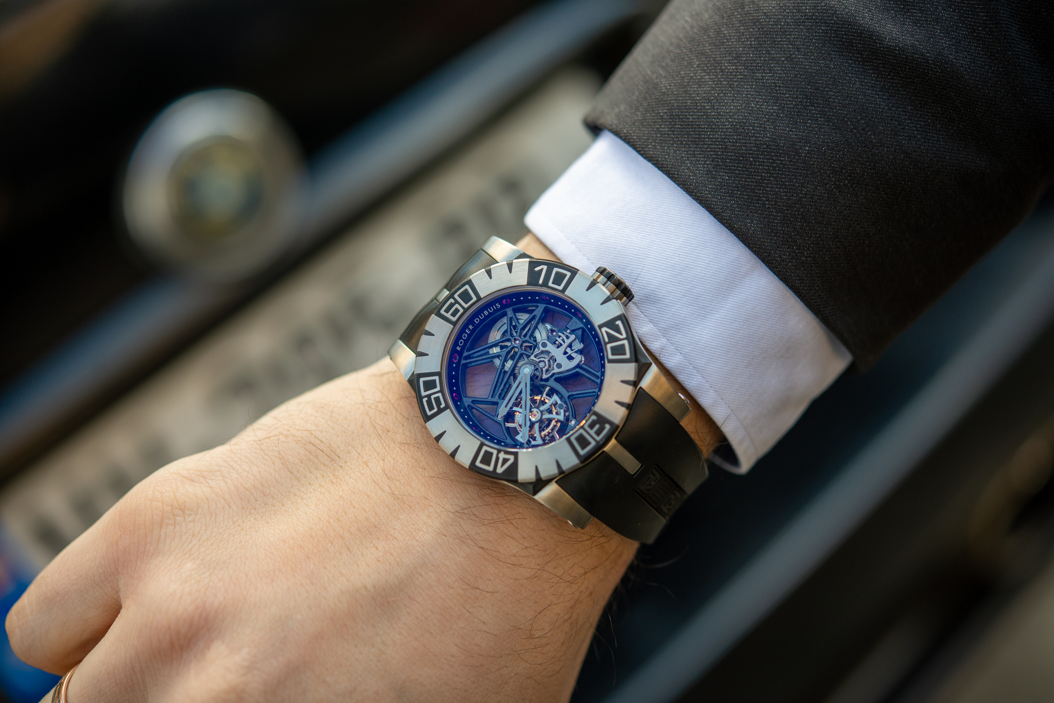 Roger Dubuis Easy Diver Tourbillon RDDBSE 0185 23555