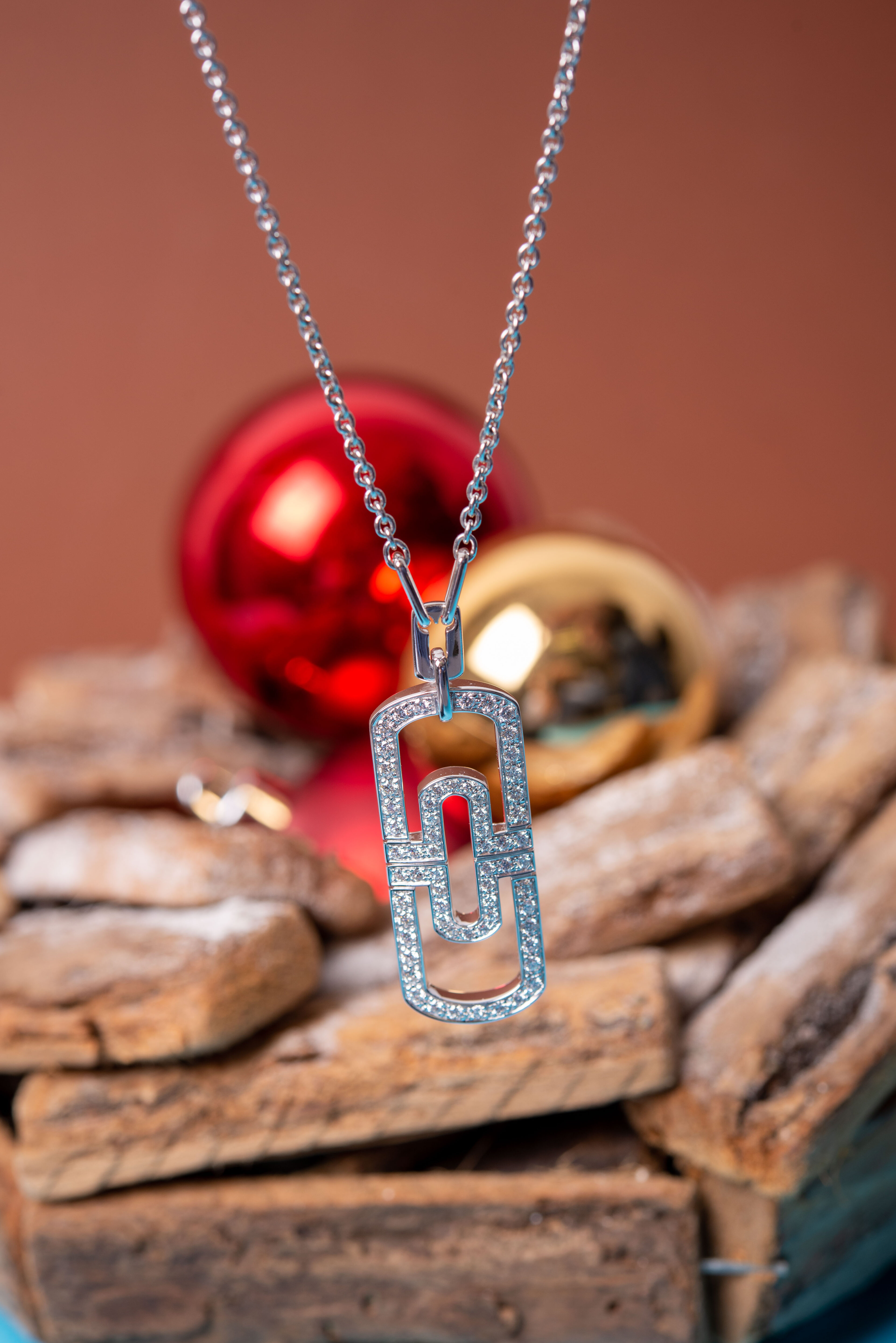 Bvlgari Parentesi White Gold Diamond Pendant 29668