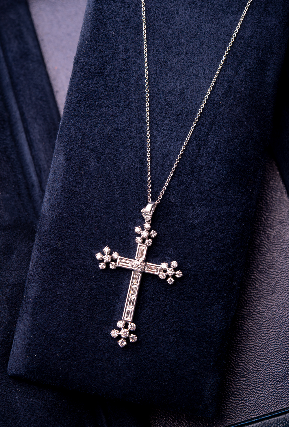 Jacob diamond cross clearance