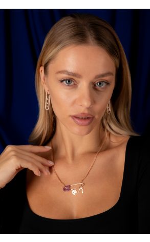 Колье Jacob & Co ROSE GOLD RUBY SAFETY PIN NECKLACE WITH CHARMS (37565) №2