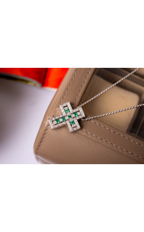 Крест Damiani Belle Epoque White Gold Diamond and Emerald Cross Necklace 20039538 (23374) №2