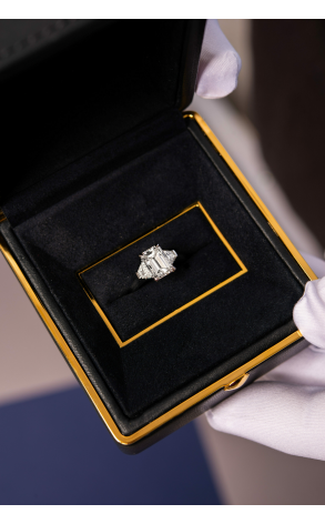 Кольцо GRAFF Platinum White Emerald Cut Diamond Promise Ring 2.42 ct GR (30470) №4