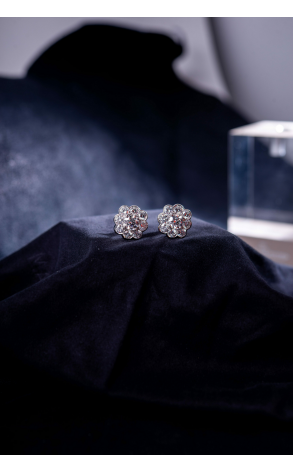 Пусеты GRAFF Platinum & White Gold White Round Diamond Cluster Earrings GE (34988) №3