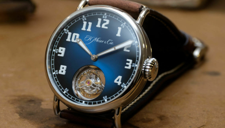 H. Moser’s Heritage Tourbillon с новым циферблатом в синем электрике